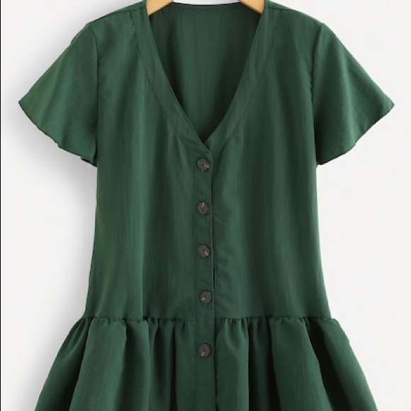 SHEIN Tops - NEW Green Button Top